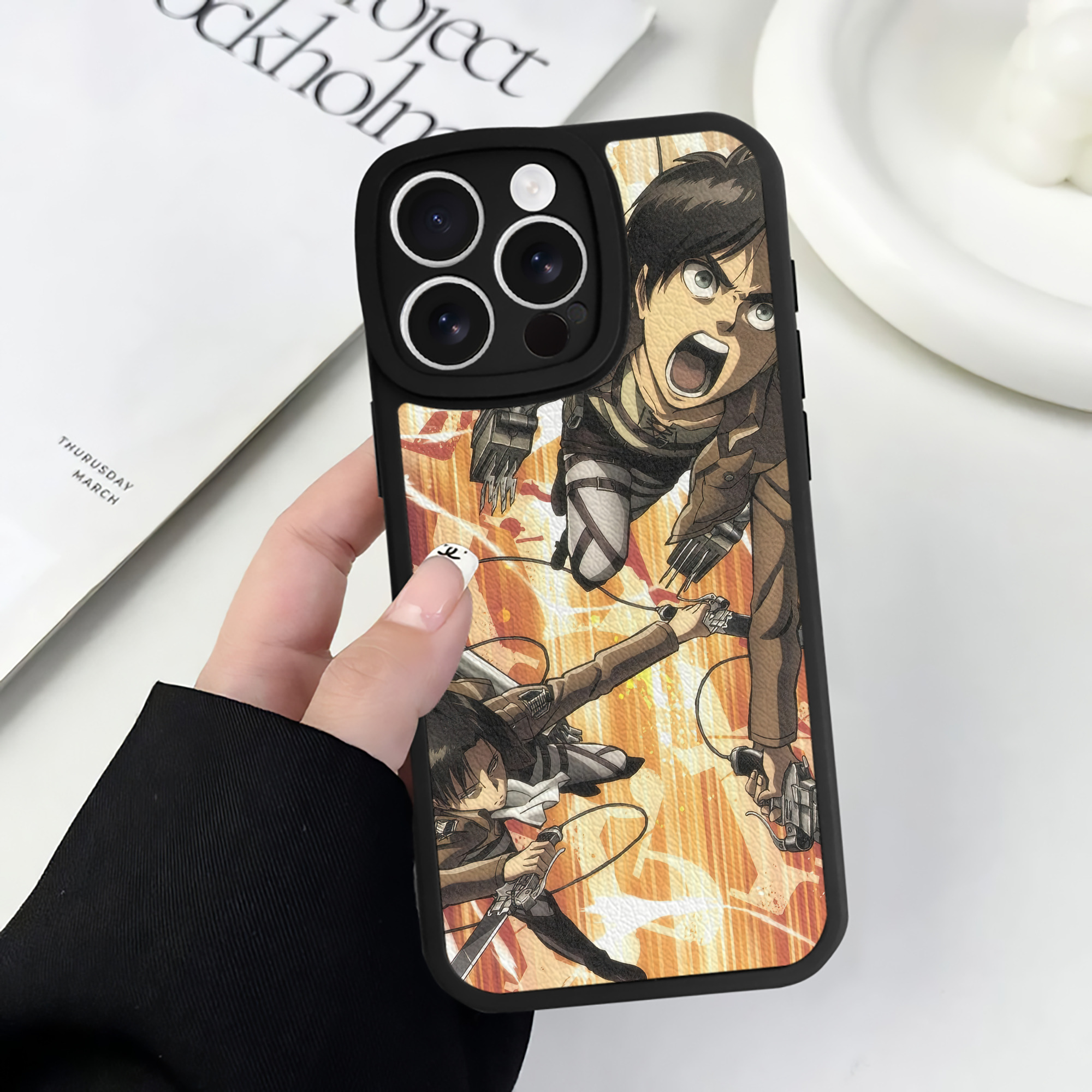 （画像用） 進撃の巨人 Attack on Titan 【iPhone 16シリーズ対応】シリコンスマホケース（レザー調） 材質：シリコン